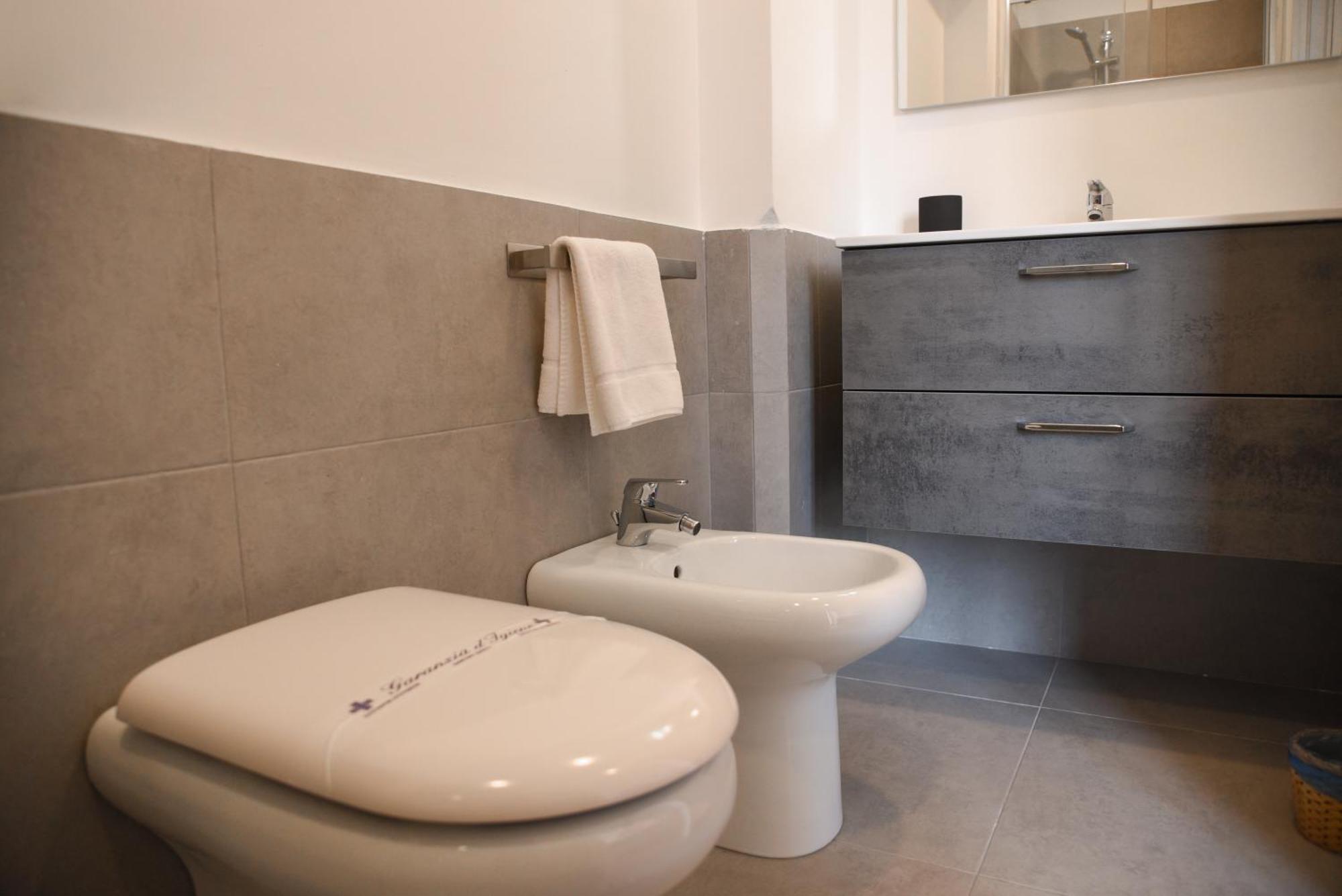 Downtown Umberto 74 Appartement Napels Buitenkant foto