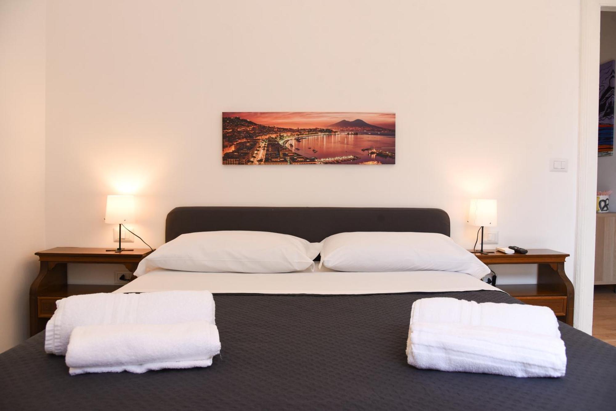 Downtown Umberto 74 Appartement Napels Buitenkant foto