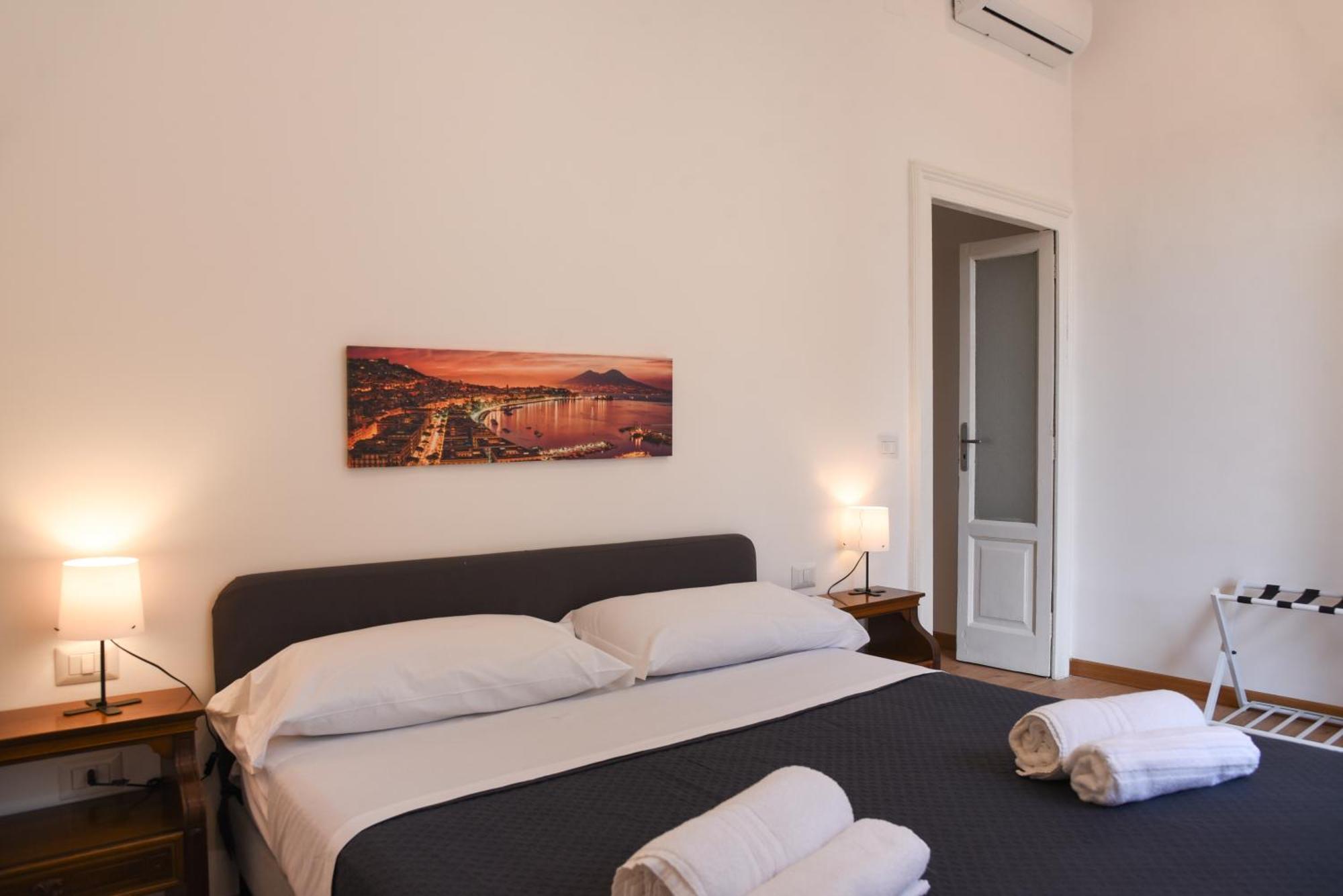 Downtown Umberto 74 Appartement Napels Buitenkant foto